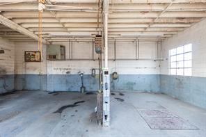 131 E 4th Street - Photo 10
