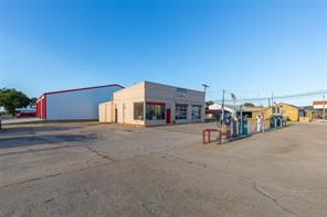 131 E 4th Street - Photo 2