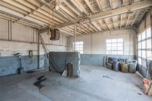 131 E 4th Street - Photo 9