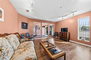 1225 N Brazos Street N - Photo 18