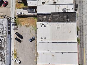207 S Travis Street - Photo 2