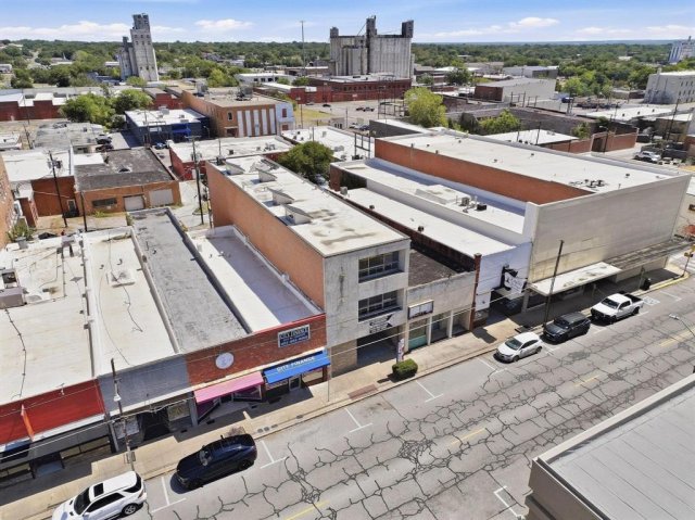 213 N Travis Street