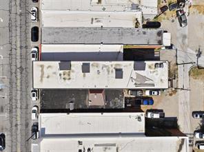 213 N Travis Street - Photo 2