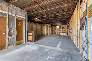 213 N Travis Street - Photo 7