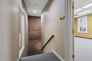 111 S Travis Street - Photo 20