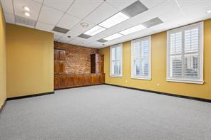 111 S Travis Street - Photo 21