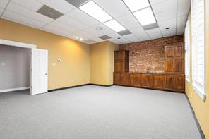 111 S Travis Street - Photo 22