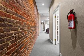 111 S Travis Street - Photo 24