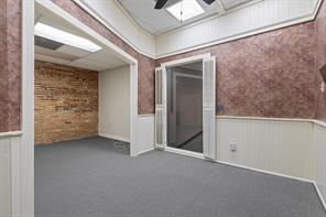 111 S Travis Street - Photo 25