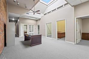 111 S Travis Street - Photo 27