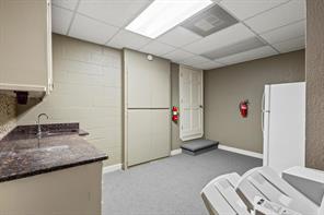 111 S Travis Street - Photo 30