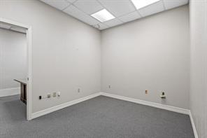 111 S Travis Street - Photo 34
