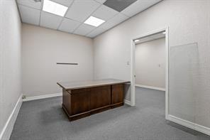 111 S Travis Street - Photo 35