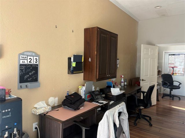 Photo 8
