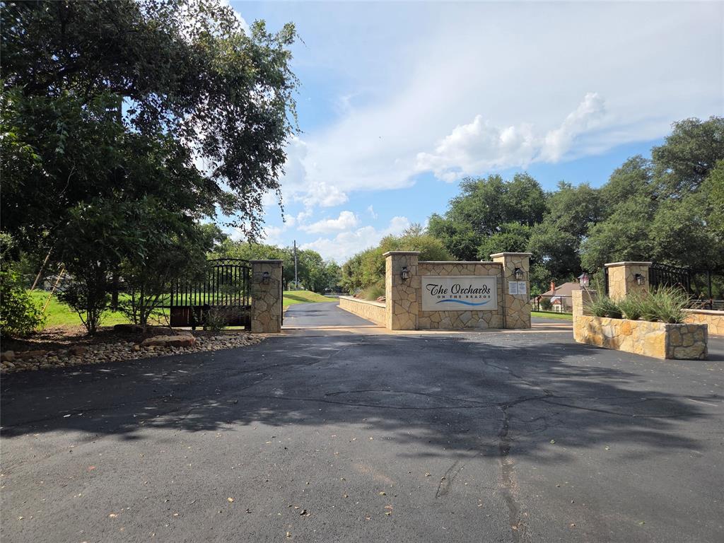 10005 Orchards Boulevard - Photo 12