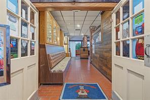 1901 W Pioneer Parkway - Photo 2