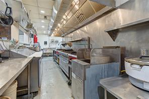 1901 W Pioneer Parkway - Photo 21