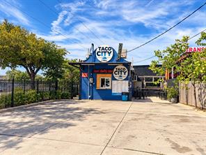 265 W Comstock Street - Photo 3