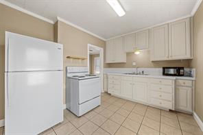 2424 Austin Avenue - Photo 35