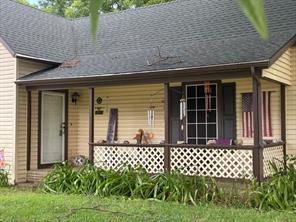102 E 14th Street - Photo 3
