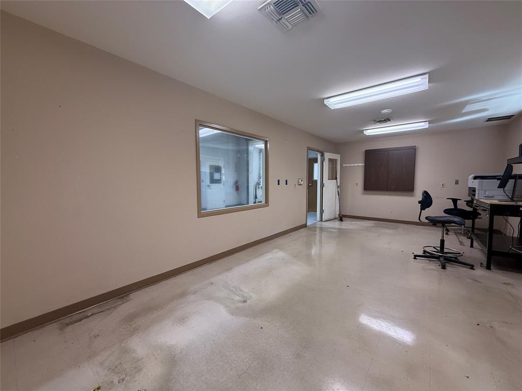 4533 N Fm 312 - Photo 23