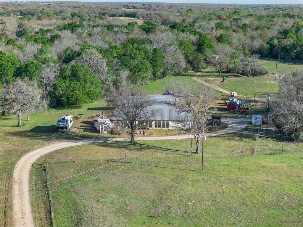2313 E US Highway 79 - Photo 23