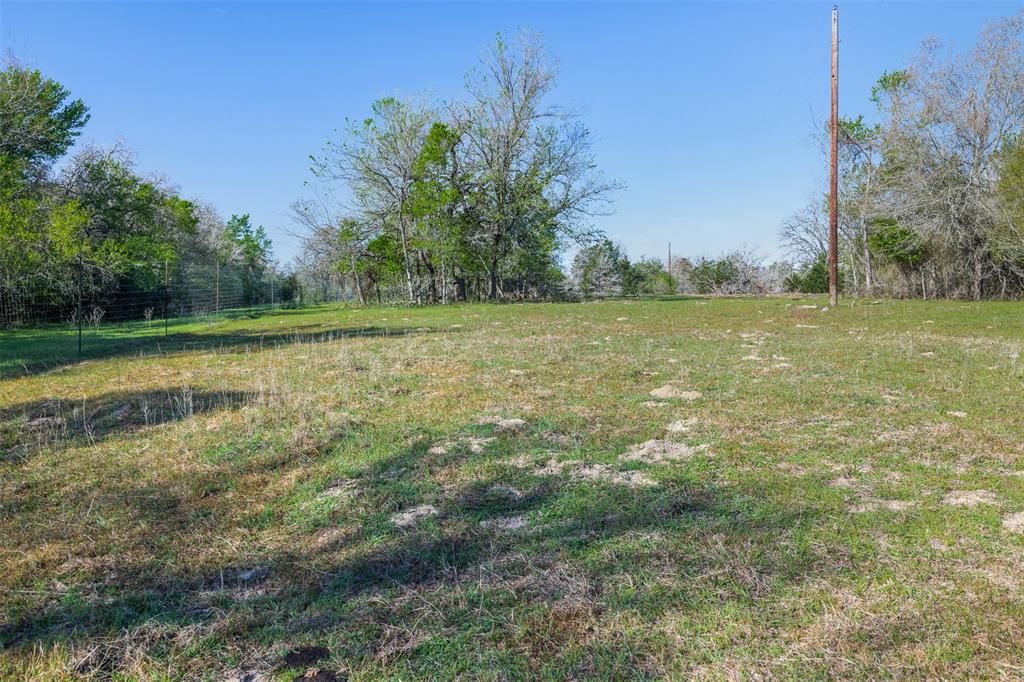 2313 E US Highway 79 - Photo 4