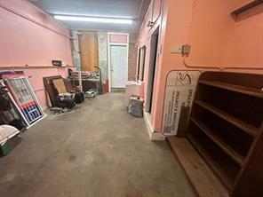 119-121 E Wall - Photo 9