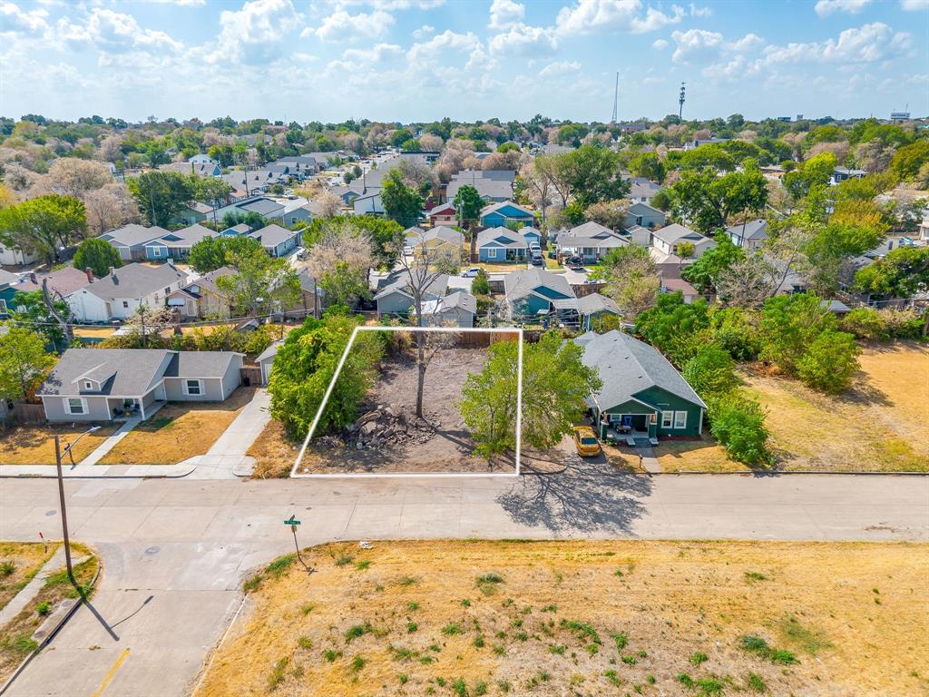 922 E Oleander Street - Photo 1