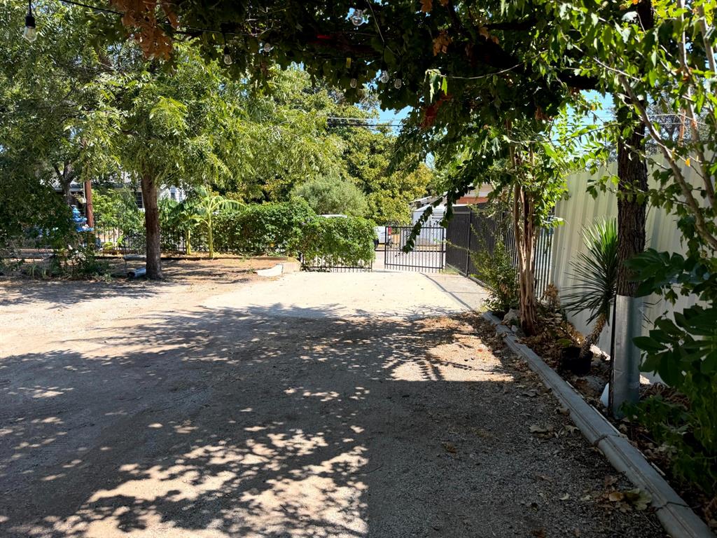 420 Sunset Lane - Photo 2