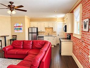110 N Beaton Street - Photo 8