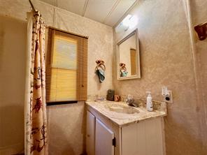 9100 FM 569 - Photo 10
