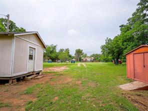 609 W 12th St - Photo 10