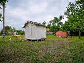 609 W 12th St - Photo 5