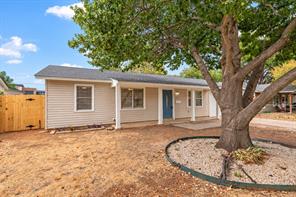 517 Aransas Drive - Photo 3