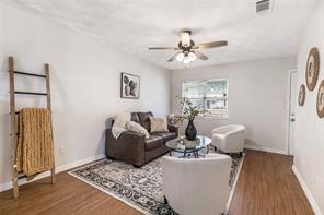 517 Aransas Drive - Photo 4
