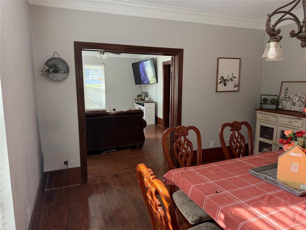 210 W Spring Street - Photo 18