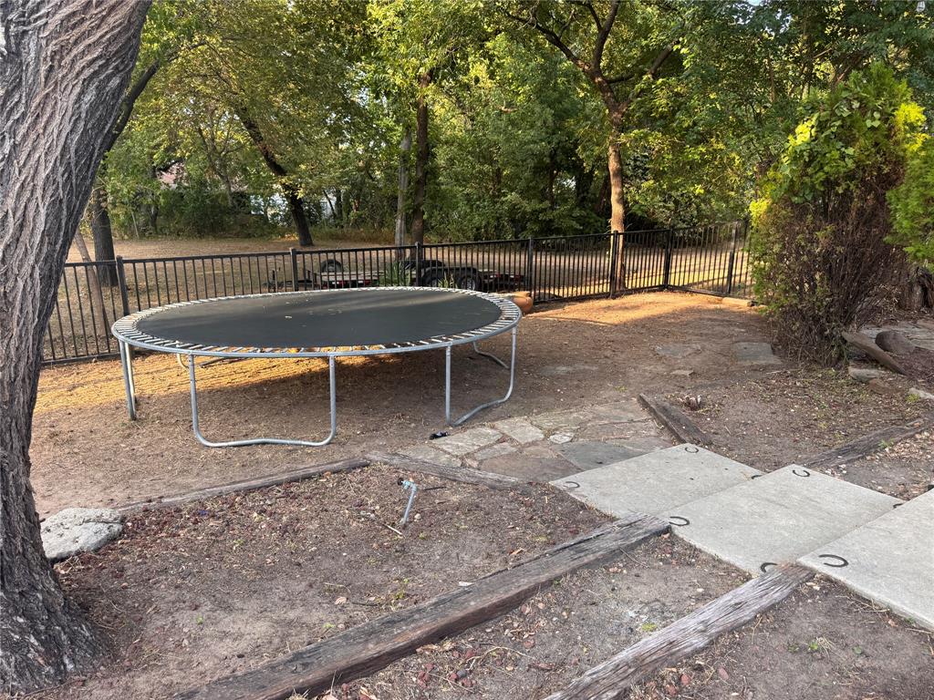 210 W Spring Street - Photo 27