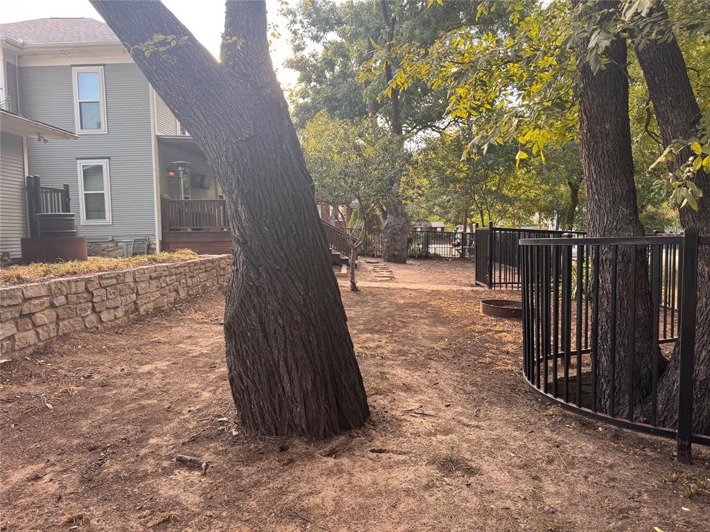 210 W Spring Street - Photo 28