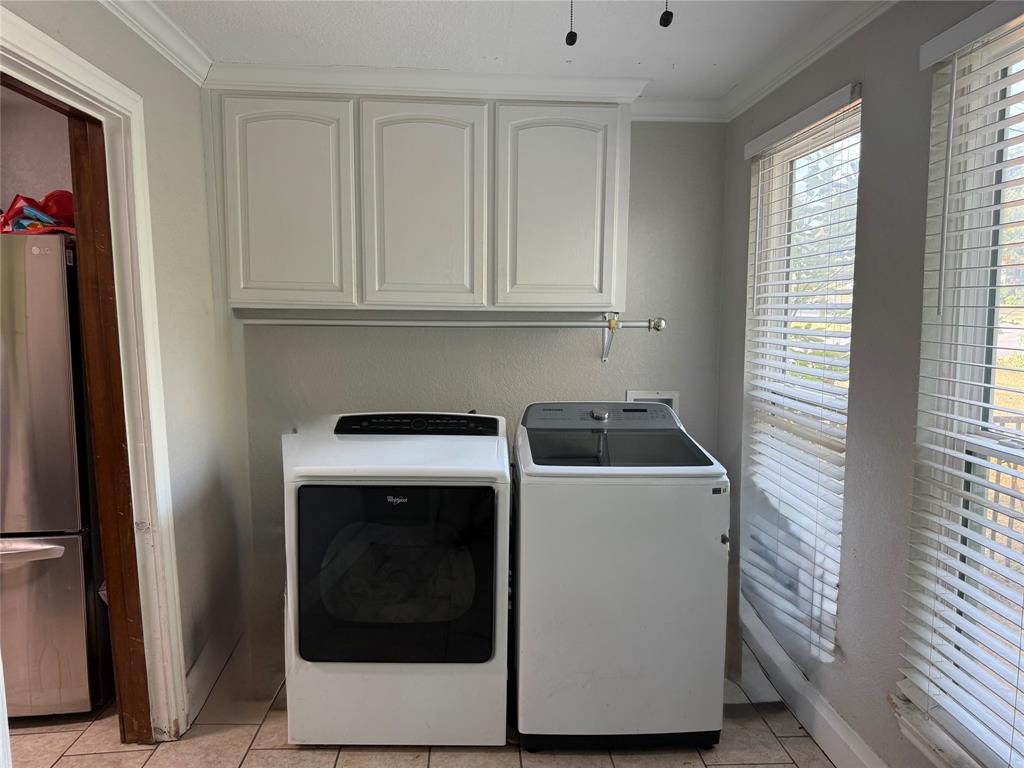 210 W Spring Street - Photo 4
