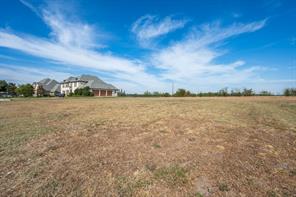 1104 Estate Drive - Photo 2