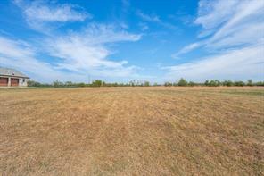 1104 Estate Drive - Photo 3
