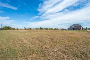 1104 Estate Drive - Photo 4