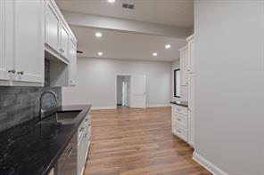107 W Rusk - Photo 12