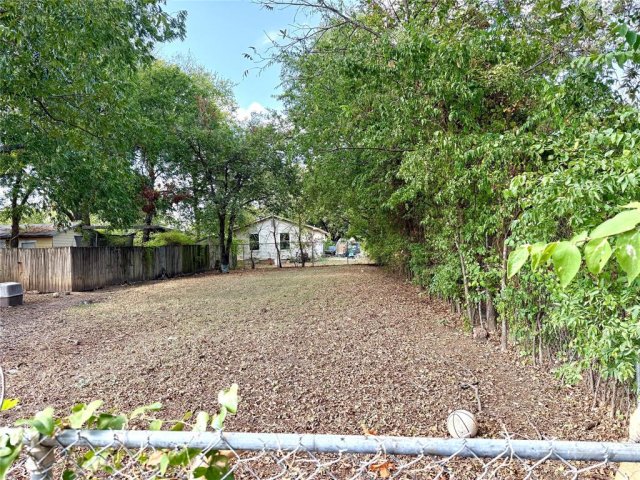 307 Robbins Street