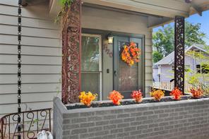 1720 S Fannin Avenue - Photo 2