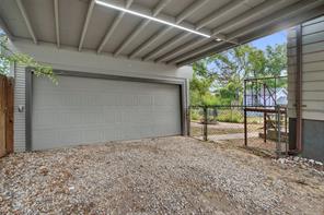 1720 S Fannin Avenue - Photo 3