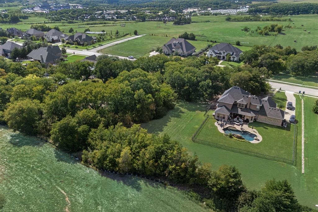 133 Falcon Point Drive - Photo 4