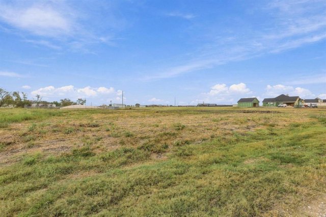 1887 County Road 2162