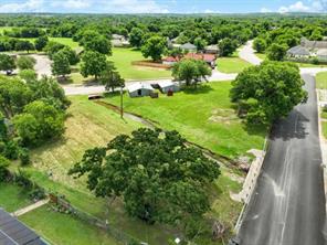 602 Trinity Street - Photo 3